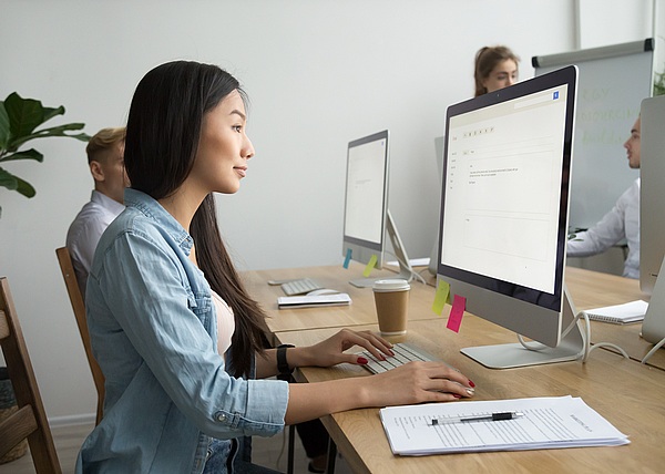 A person searching candidates and specialists online